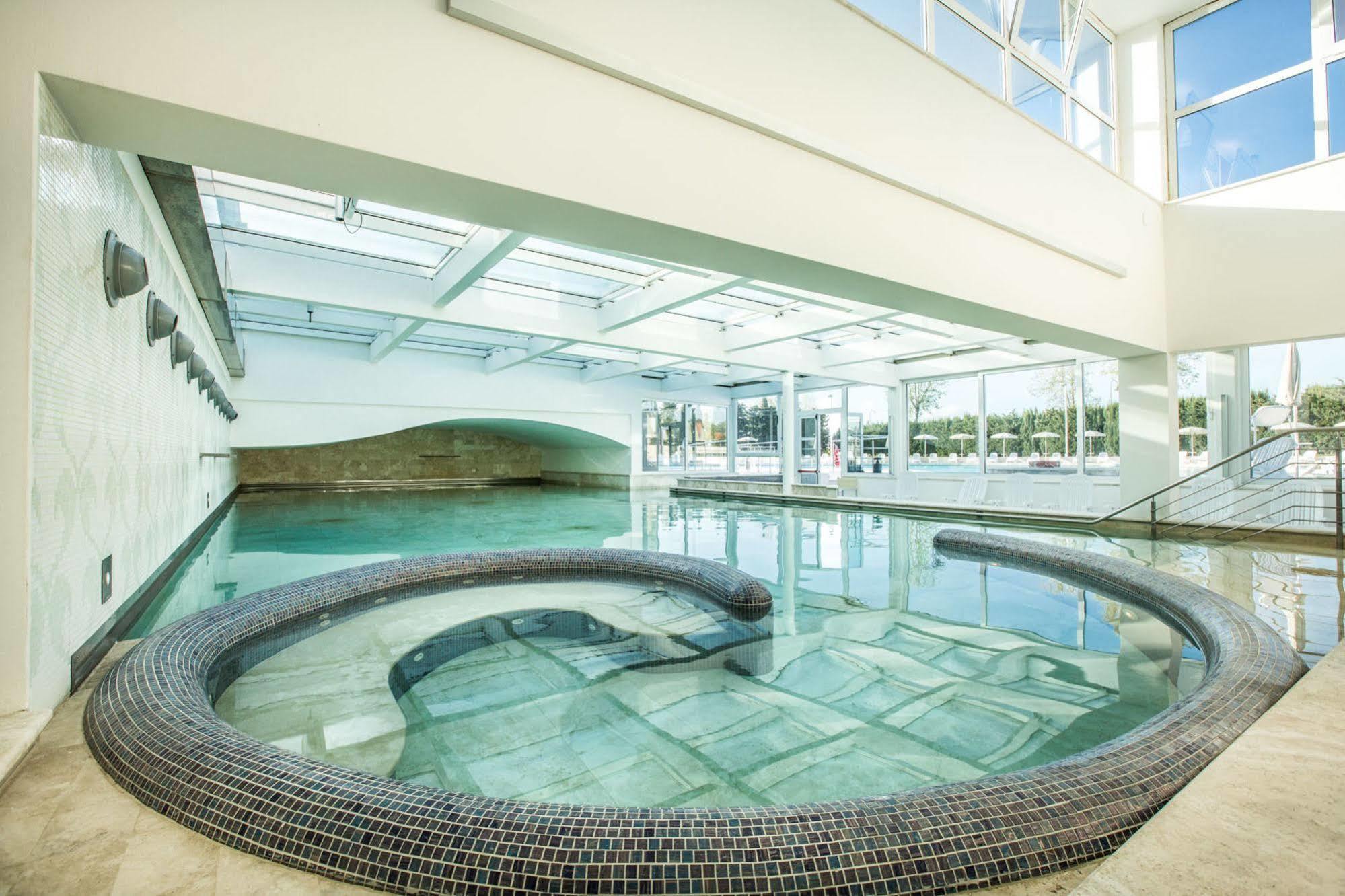 Отель Terme Di Venturina Вентурина Экстерьер фото